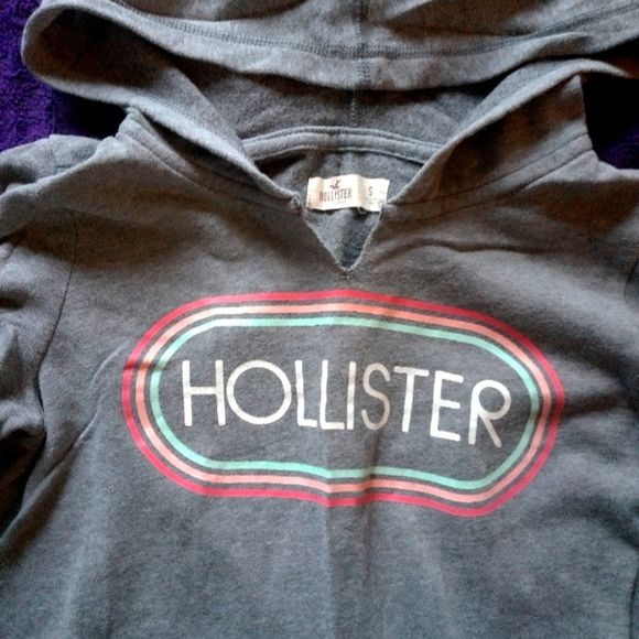 Hollister Small - Picture 2 of 2
